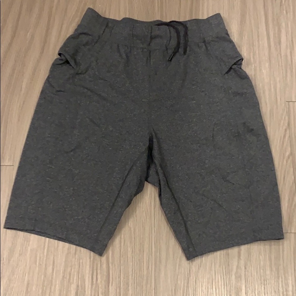 Lulu shorts size medium
